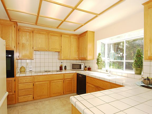 4th image of 212 Bradbury Ln
