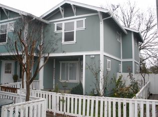867 Twin Oaks Ln, Windsor, CA 95492