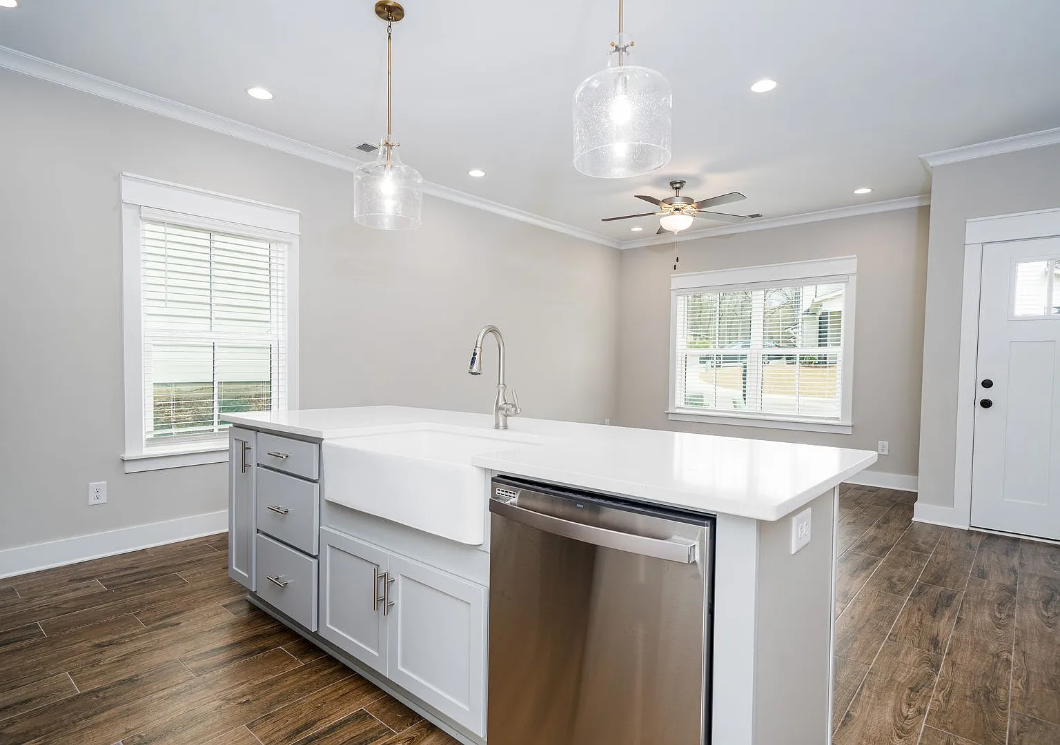 Self Tour This Home in Person with the Rently Tours App! — Photo 3