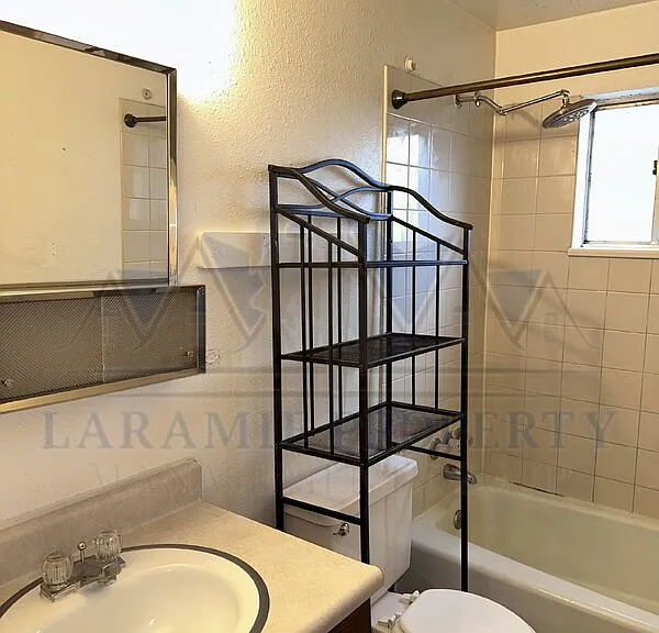 708 Downey St #8 — Photo 12