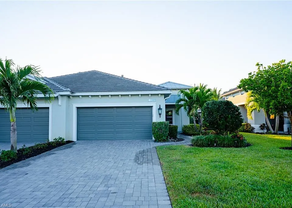 2309 Ariane Dr