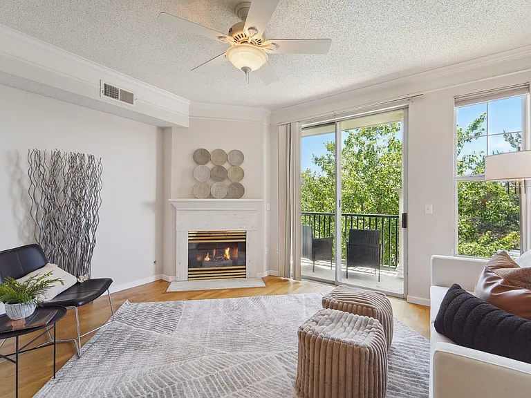1864 Mallard Dr — Photo 1