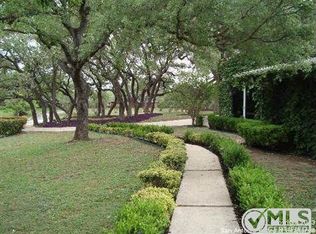 7015 Oakridge Dr, San Antonio, TX 78229