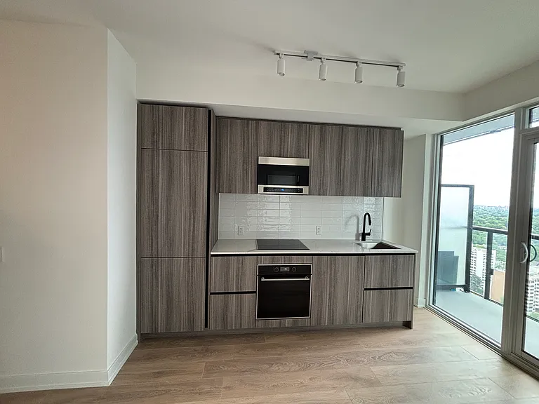 117 Broadway Ave — Photo 24
