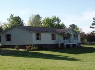 402 Starnes Ln, Taylorsville, NC 28681