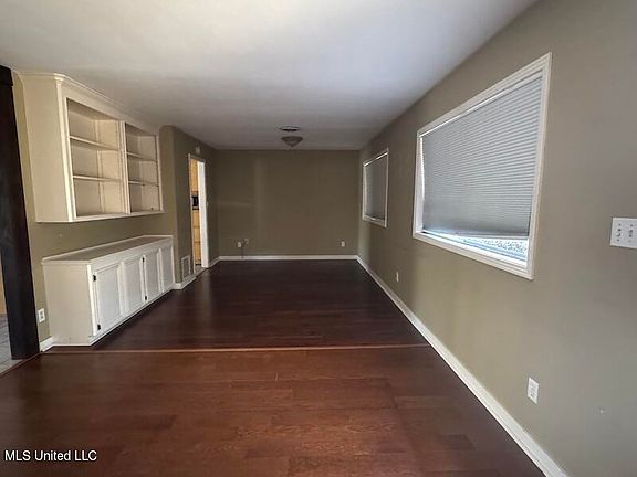 2nd image of 235 Pimlico Pl