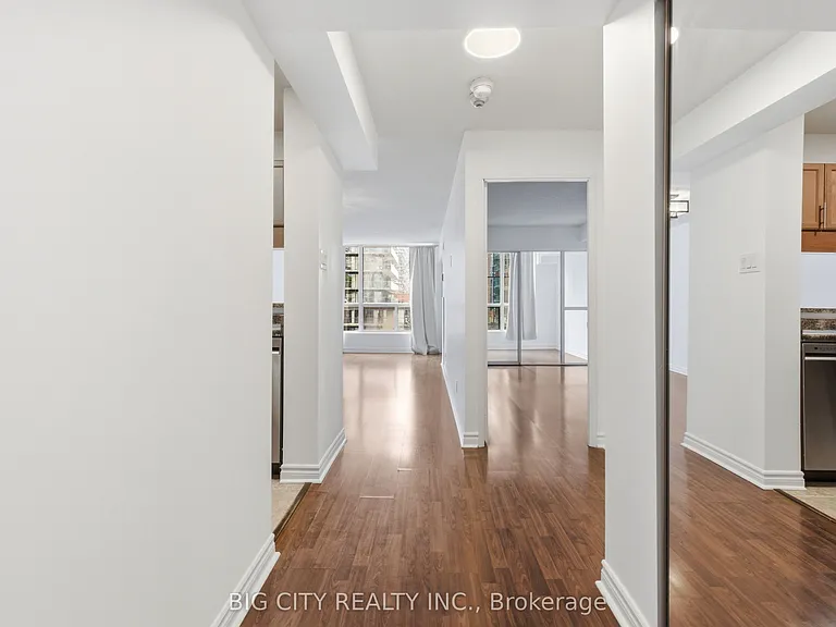 92 King St E #803 — Photo 3