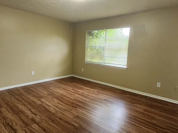 1135 Caliente Dr #2, Jacksonville, FL 32211
