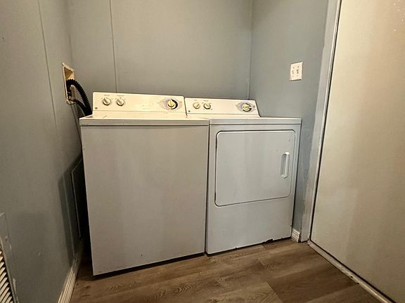 5th image of 11863 Atlantic Cir