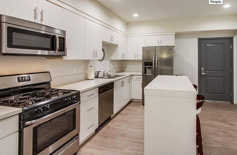 1st image of 7605 Louise Ave