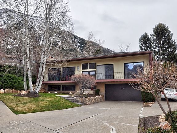 2nd image of 3762 E Eastcliff Cir