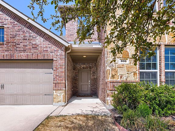 4th image of 606 Saddle Club Way