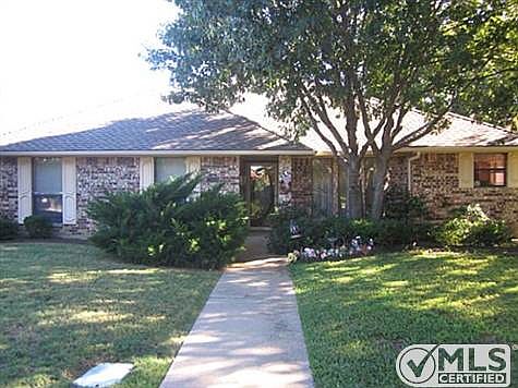 1st image of 1600 Ginger Dr