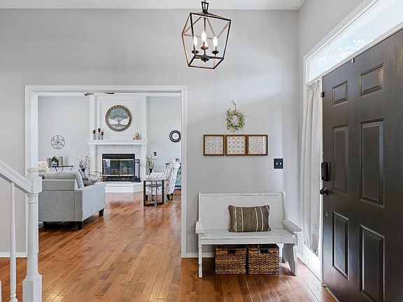 3rd image of 1412 Clubhouse Ct