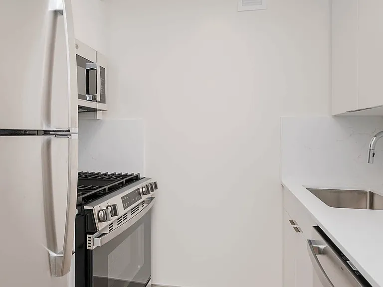 730 Columbus Ave #2N — Photo 20
