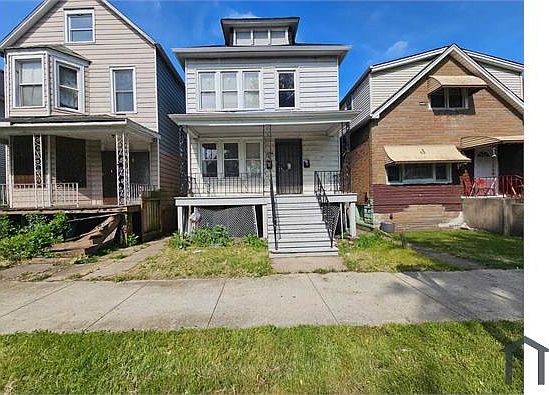 1st image of 8520 S Escanaba Ave Unit 1