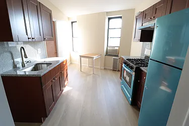 677 Grandview Avenue #9FAMI image 1 of 19