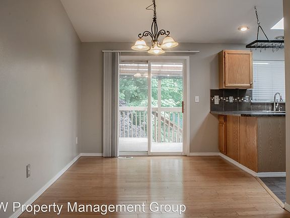 4th image of 5404 102nd St NE