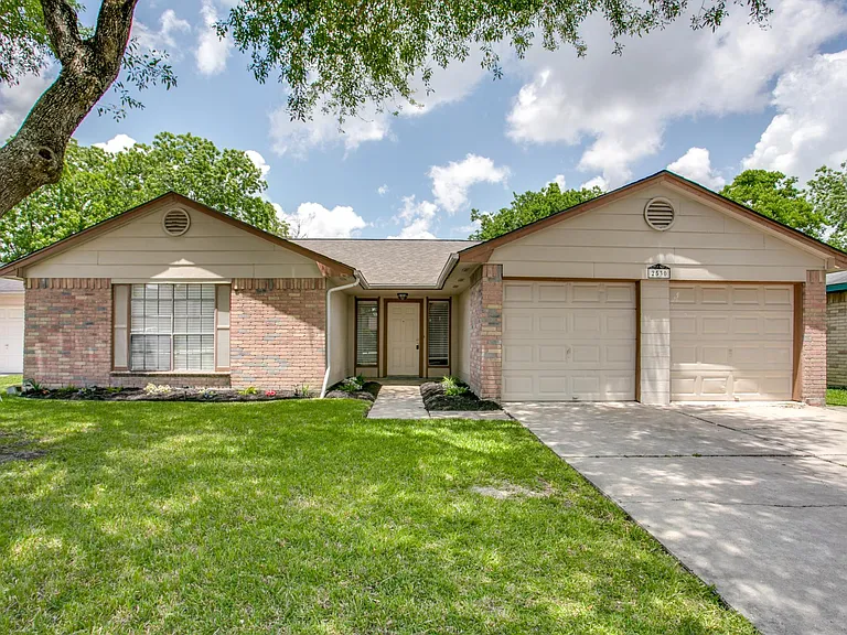 2530 Wheelwright Ln — Photo 1