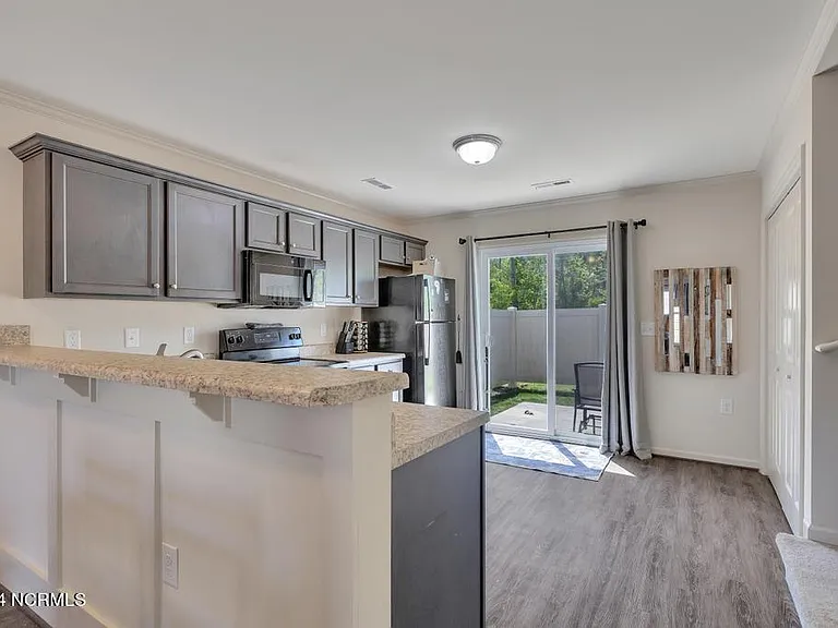 445 Sullivan Loop Rd — Photo 8