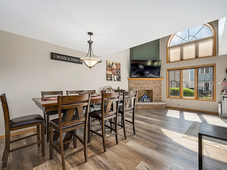 19322 Lisadell Dr — Photo 3
