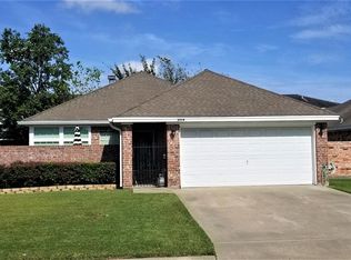 2054 Oak Ter, Port Neches, TX 77651