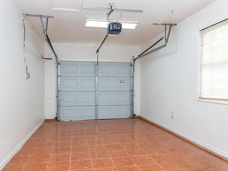 6205 Fieldcrest Dr — Photo 8