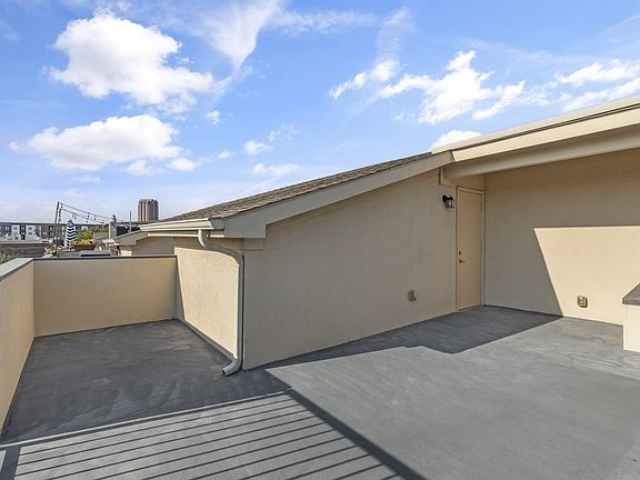3rd image of 1311 Palm Springs Ln