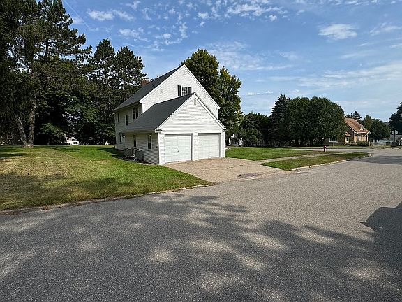 2nd image of 208 N 8th Ave