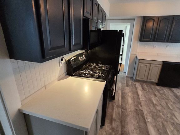 4th image of 75 Albertina St #1