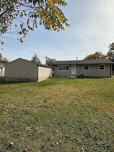 3 bed, 1.5 bath, 1107 sqft, $1,800 — Photo 3