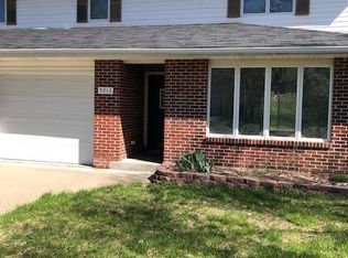 5013 W Georgetown Dr, Columbia, MO 65203