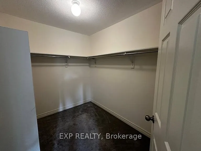647 Krawchuk Cres — Photo 11