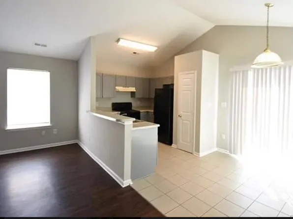 1205 Braveheart Ln, Charlotte, NC 28216