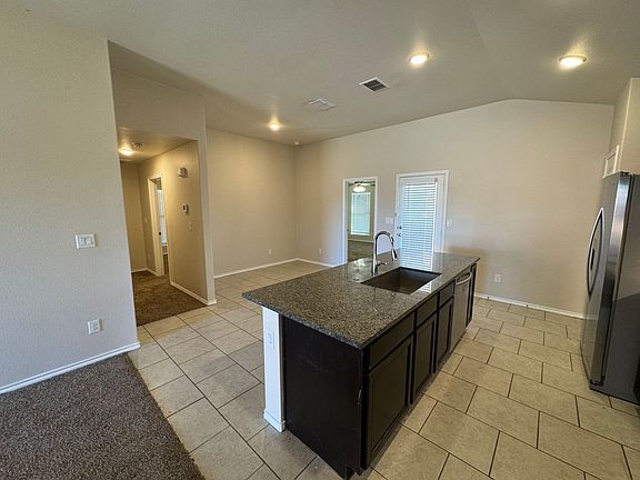 4th image of 14203 Vernon Ave