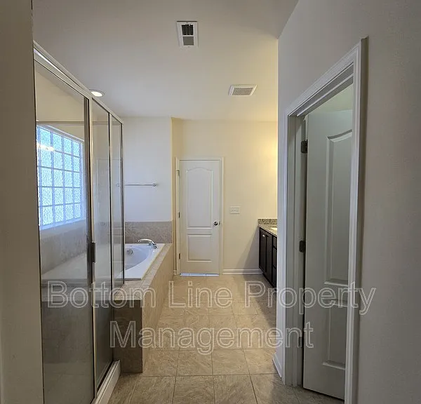 10708 Sky Chase Ave NW — Photo 48