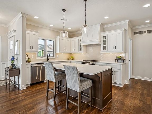 4th image of 11429 S Millridge St