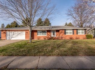 542 Sunset Dr, Hartford, WI 53027