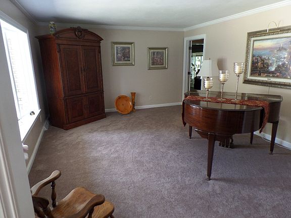 5th image of 452 S Briarcliff Dr
