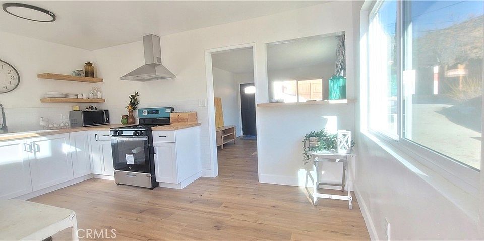 1st image of 4136 Poplar Trl