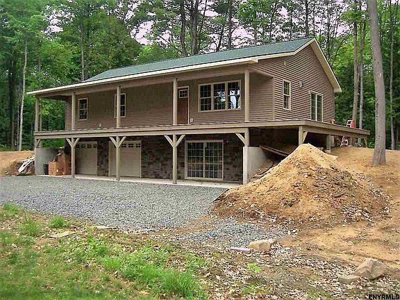 2nd image of 224 Birchwood Pl