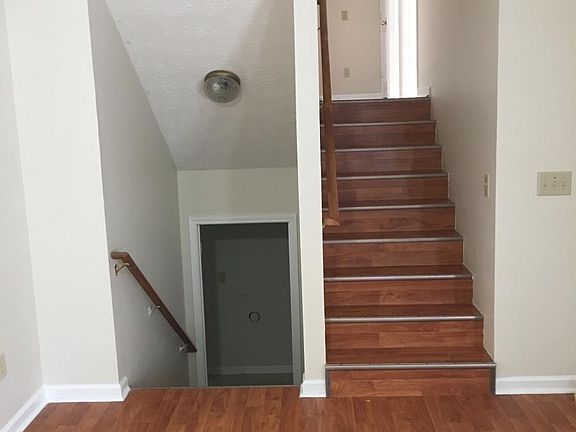 3rd image of 2712 Ashbury Point Ln