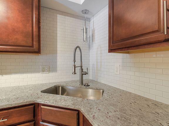 2nd image of 3901 Whitland Ave APT 32