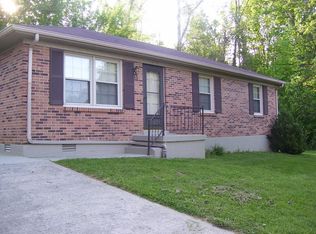 907 Kenway St, Berea, KY 40403