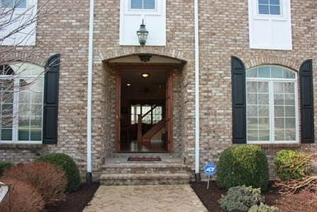 5th image of 202 Whispering Brook Dr