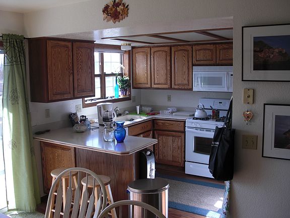 4th image of 923 N Leroux St APT 1