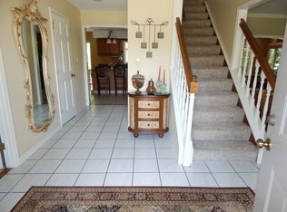 81 Cedar Ridge Dr, Buffalo, NY 14224