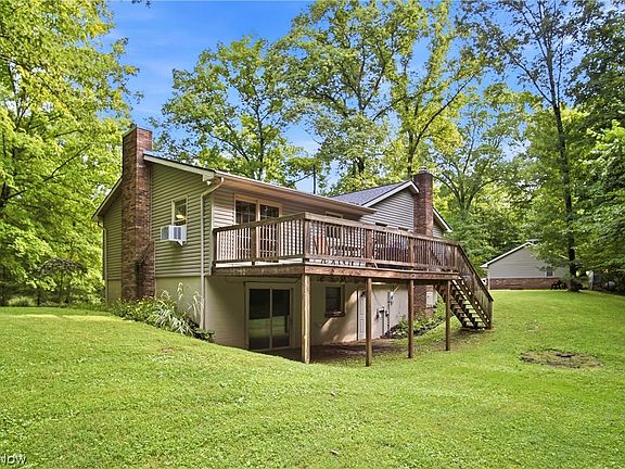 3rd image of 210 Camp Ln
