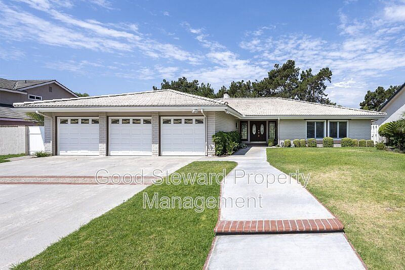 1st image of 5921 Country View Dr