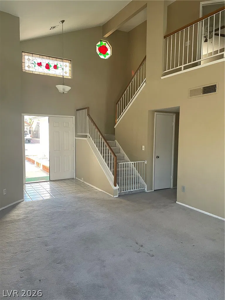 3 bed, 2.0 bath, 1683 sqft, $2,395 — Photo 2